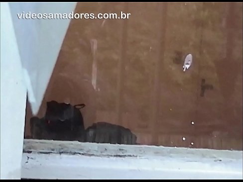 ❤️ Gizon hunkigarria bere neska-laguna beste mutil batekin ikusten, putz-bideo bat grabatzen bikotea molestatu gabe ️ Etxeko pornoa pornoan eu.com-porn-zog.ru ﹏